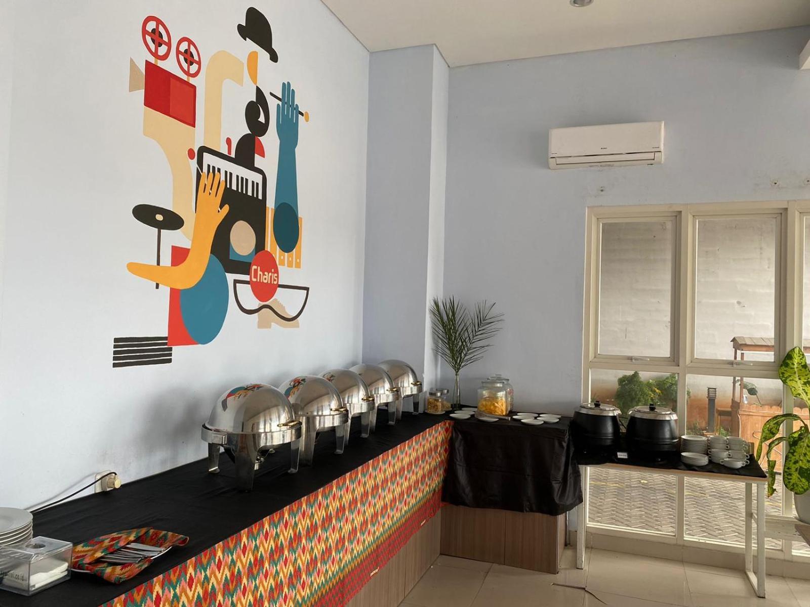 Votel Hotel Charis Tuban 투반 외부 사진