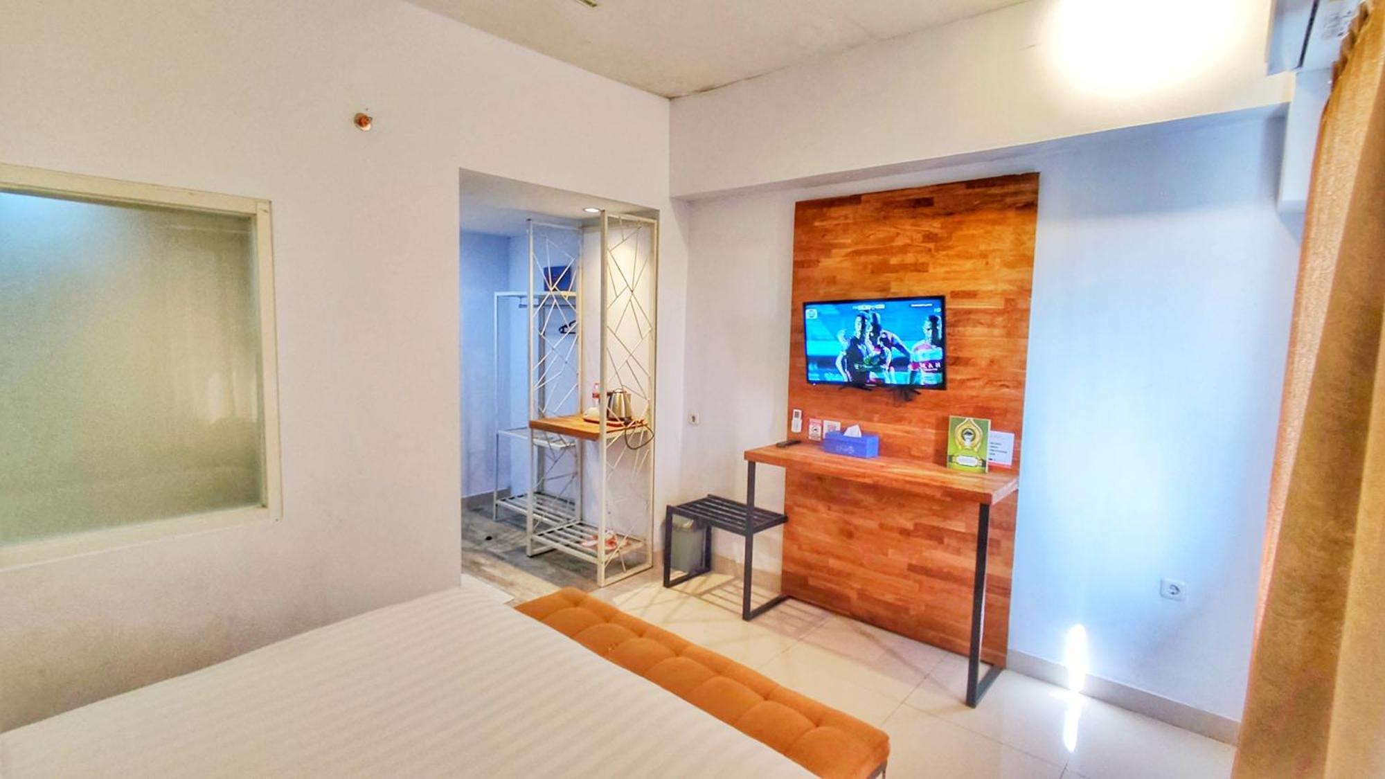 Votel Hotel Charis Tuban 투반 외부 사진