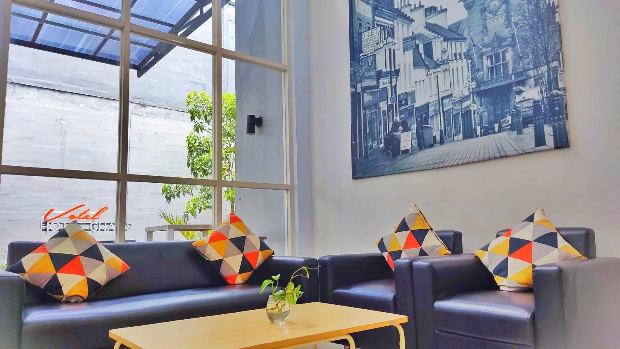 Votel Hotel Charis Tuban 투반 외부 사진