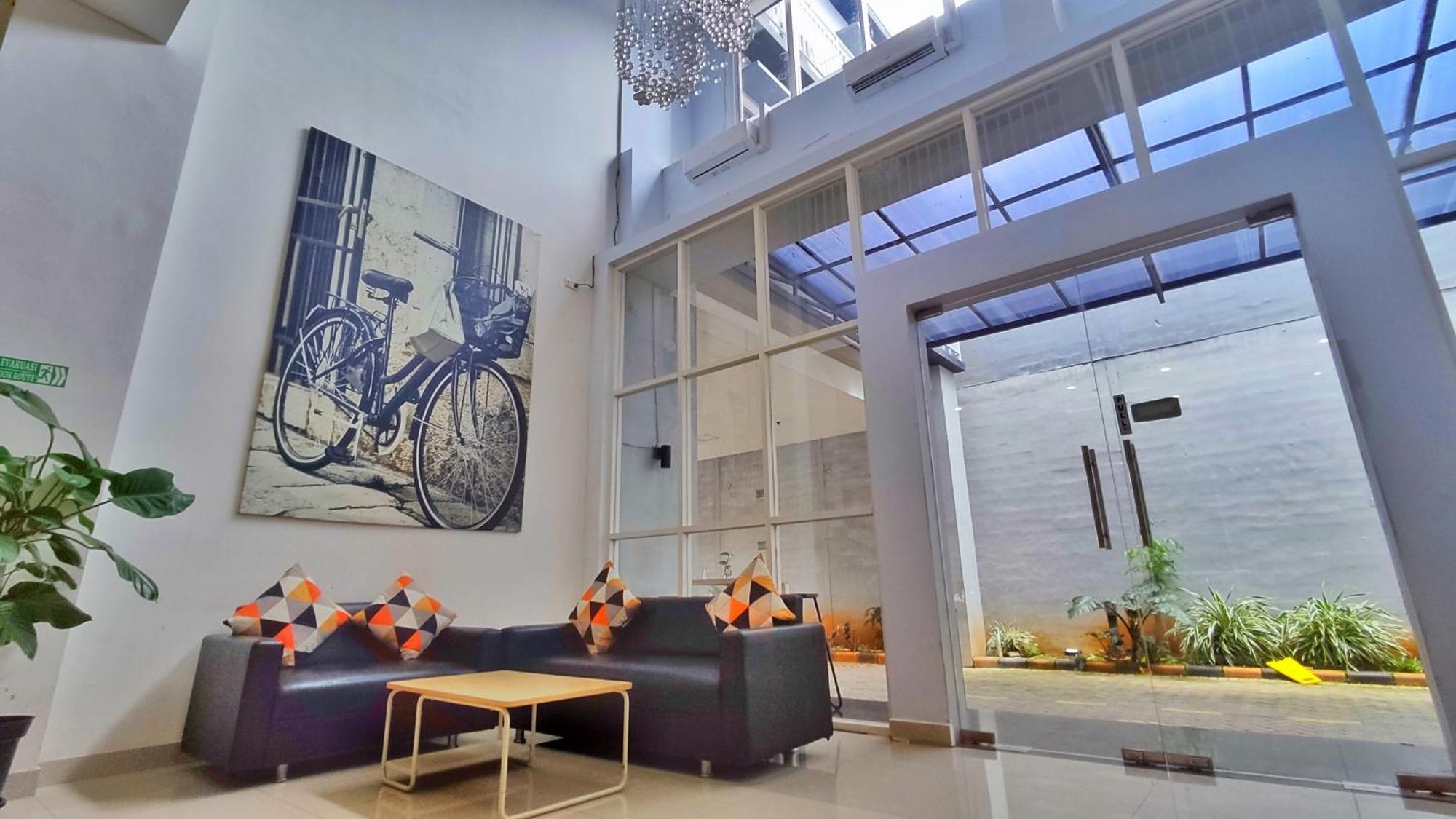 Votel Hotel Charis Tuban 투반 외부 사진