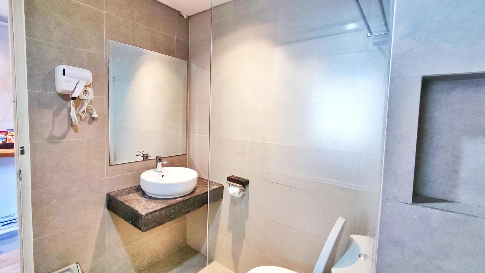 Votel Hotel Charis Tuban 투반 외부 사진
