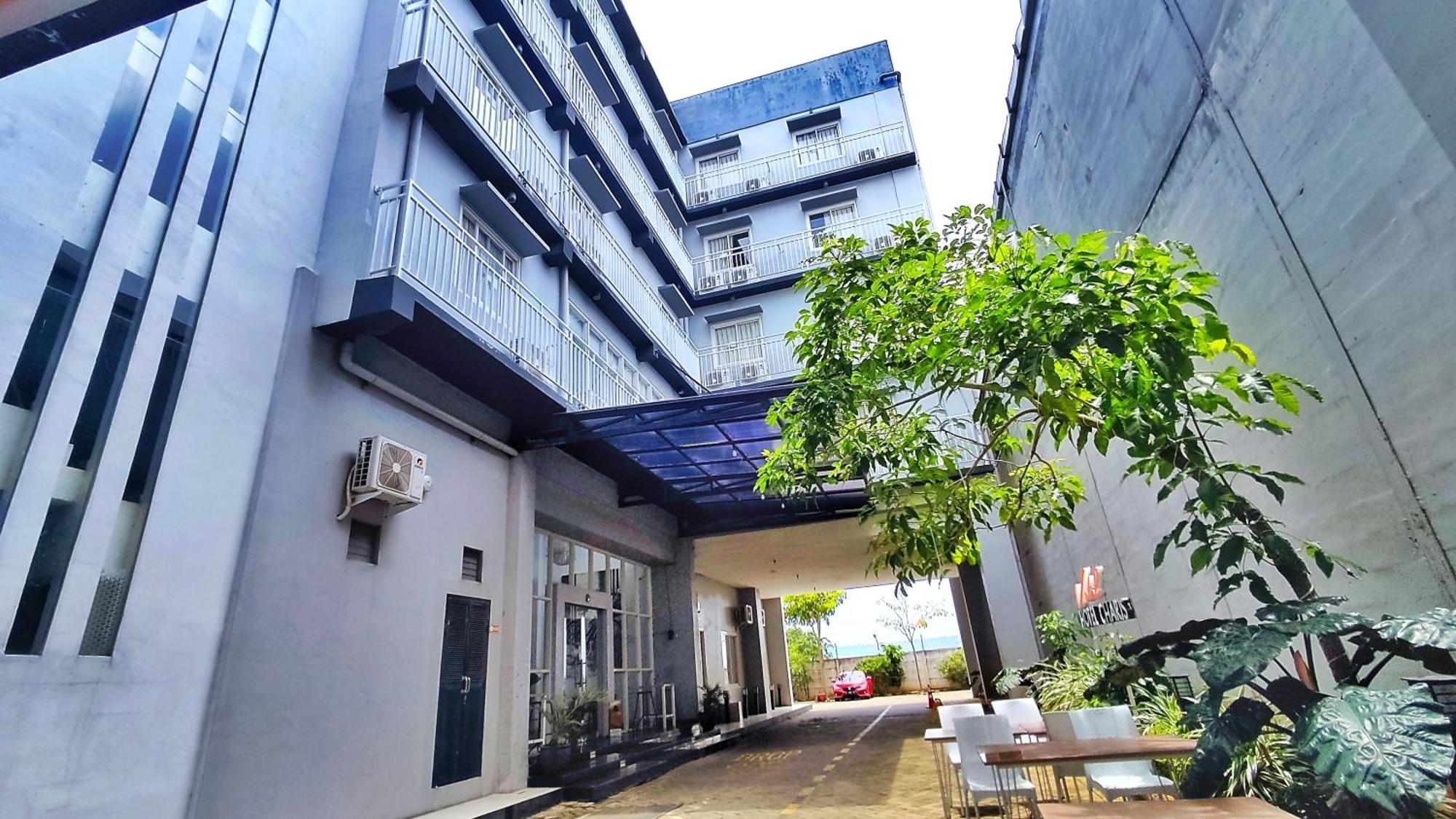 Votel Hotel Charis Tuban 투반 외부 사진