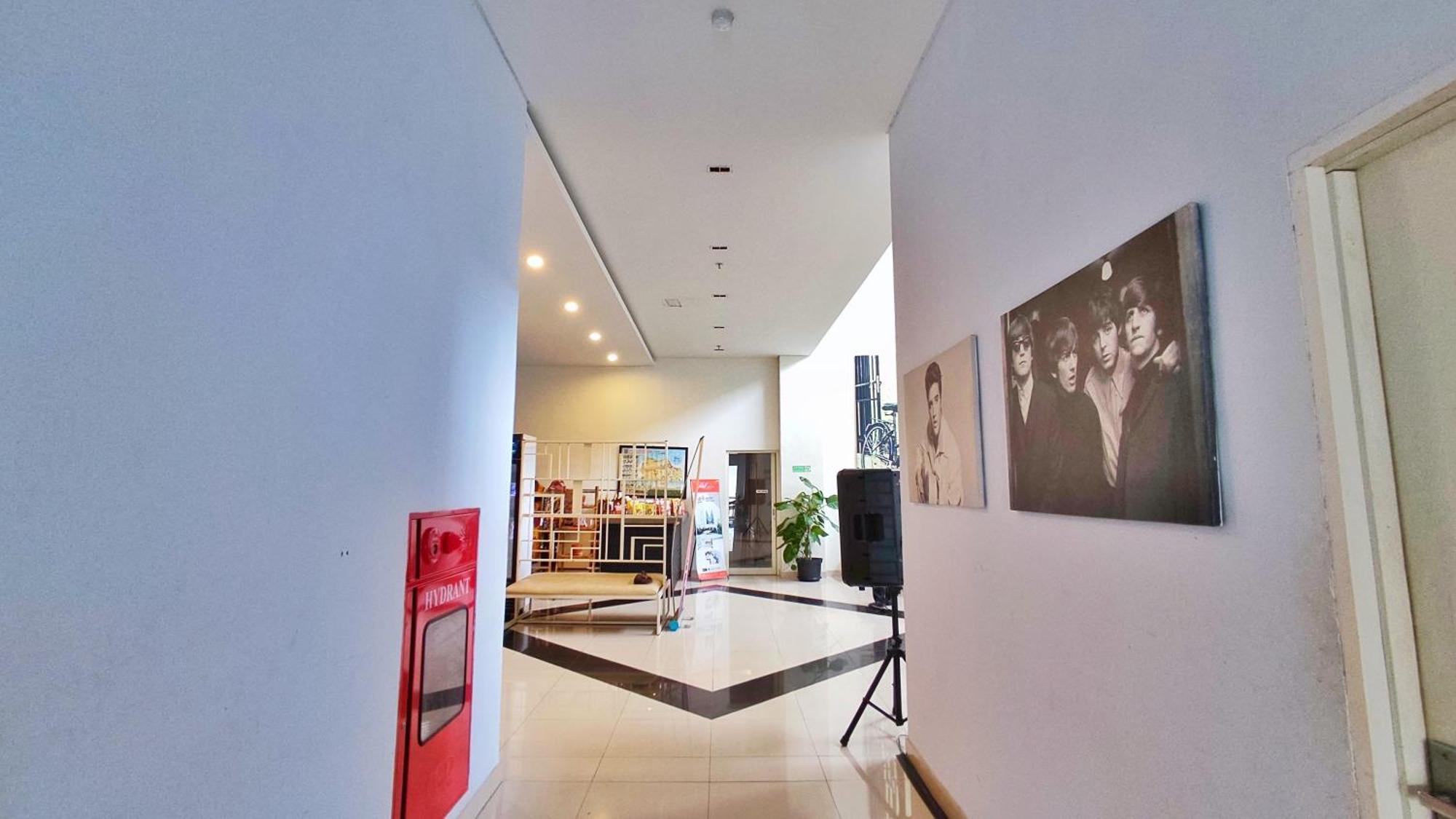 Votel Hotel Charis Tuban 투반 외부 사진