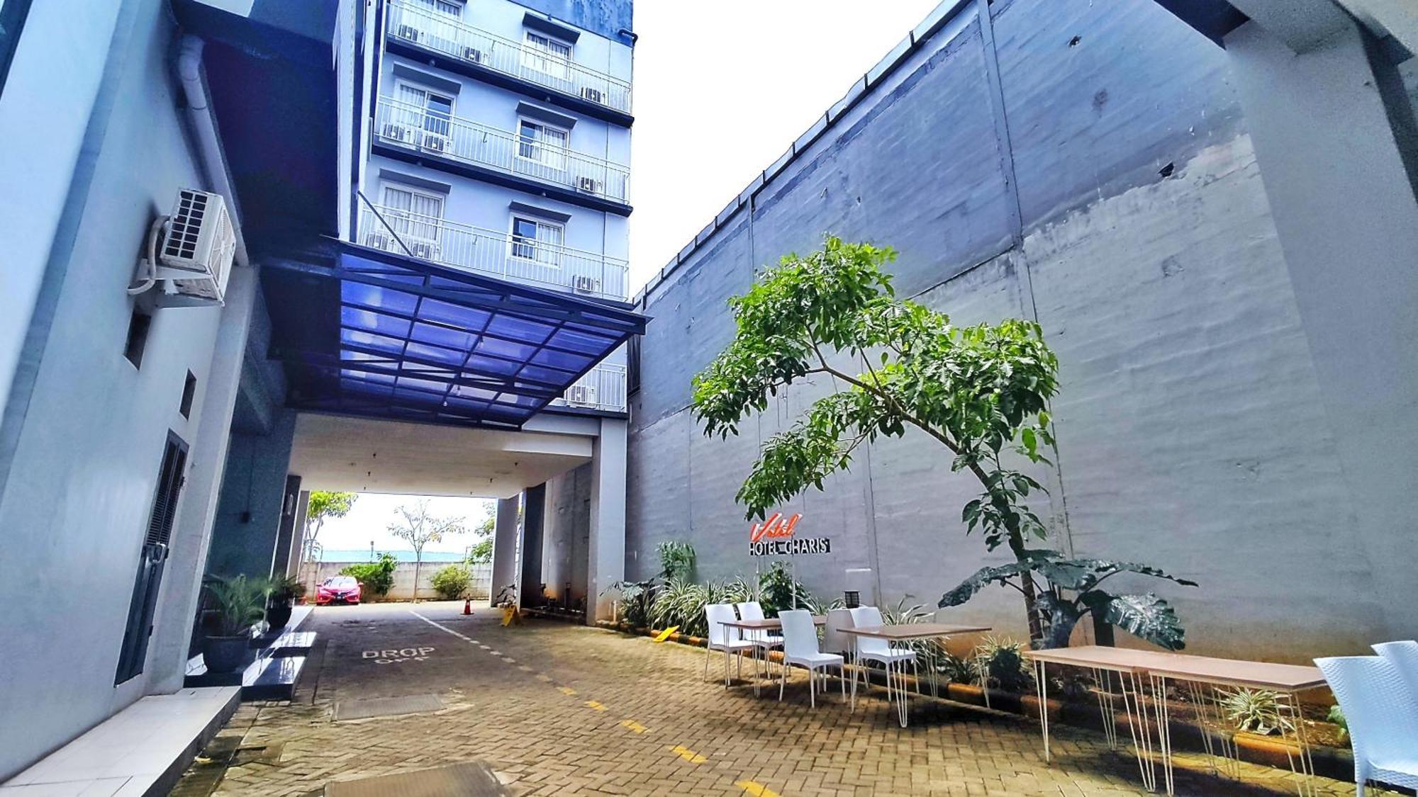 Votel Hotel Charis Tuban 투반 외부 사진